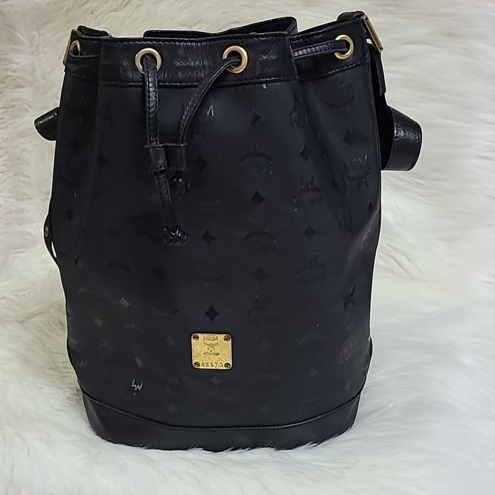 💯 Authentic MCM Bucket Bag 🍀 - Picture 9 of 15